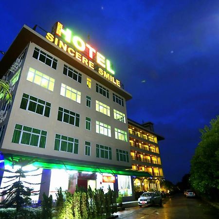 Hotel Sincere Smile Rangoon Buitenkant foto