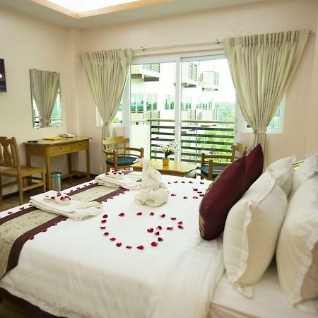 Hotel Sincere Smile Rangoon Buitenkant foto