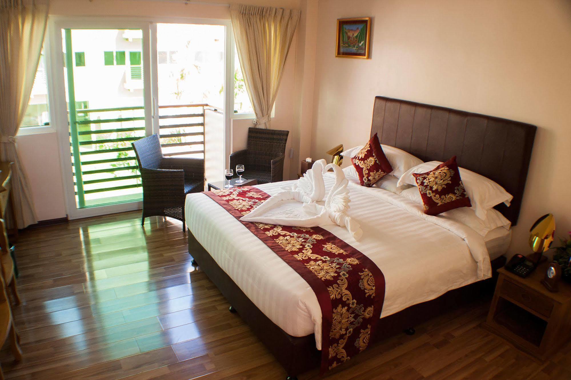 Hotel Sincere Smile Rangoon Buitenkant foto