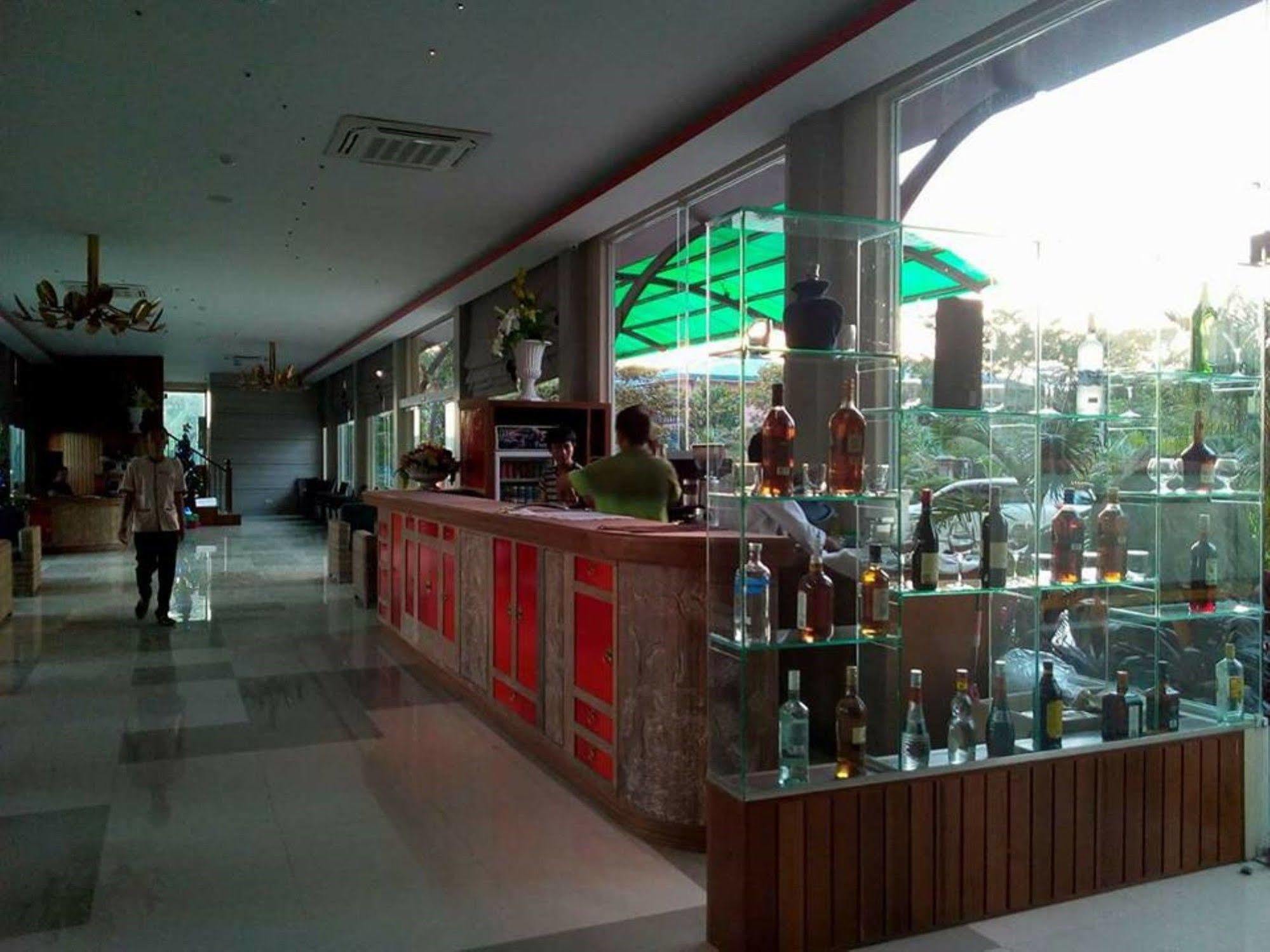 Hotel Sincere Smile Rangoon Buitenkant foto