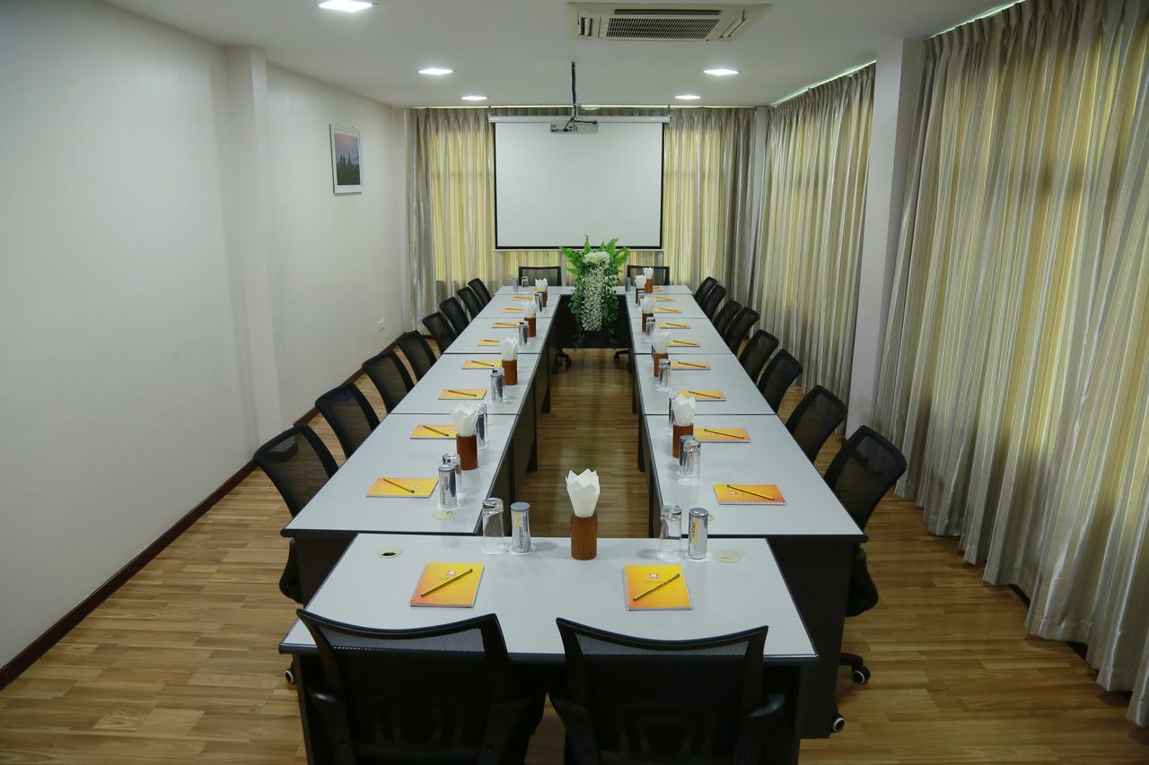 Hotel Sincere Smile Rangoon Buitenkant foto