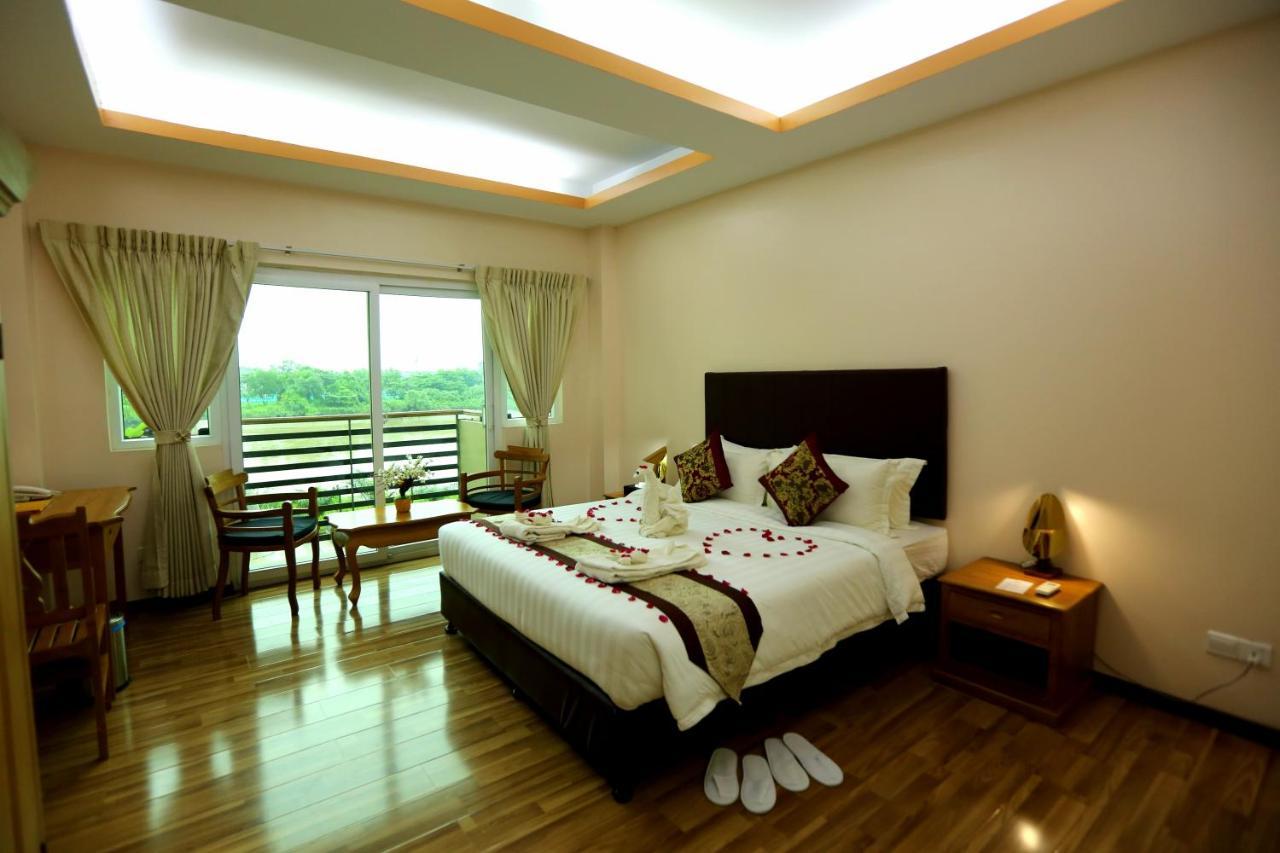 Hotel Sincere Smile Rangoon Buitenkant foto