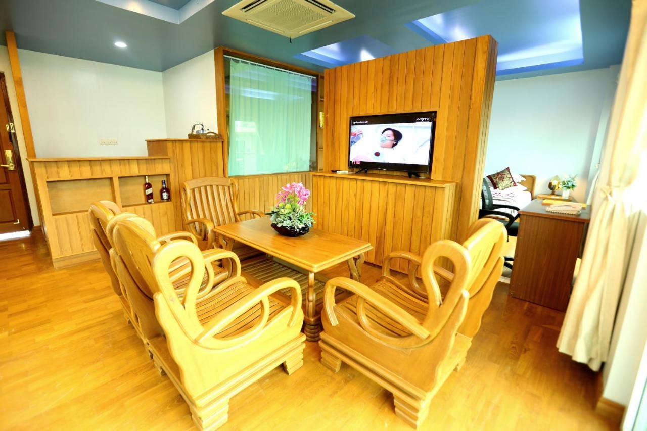 Hotel Sincere Smile Rangoon Buitenkant foto