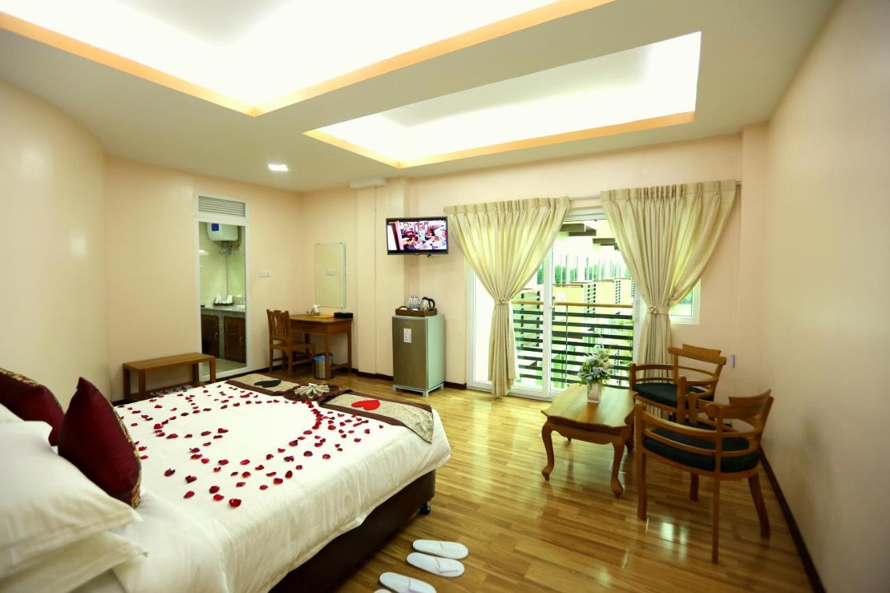 Hotel Sincere Smile Rangoon Buitenkant foto