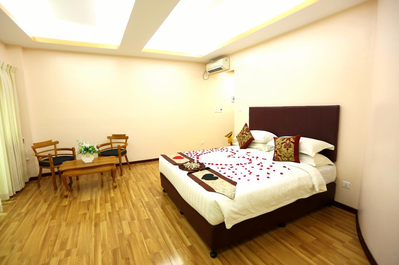 Hotel Sincere Smile Rangoon Buitenkant foto