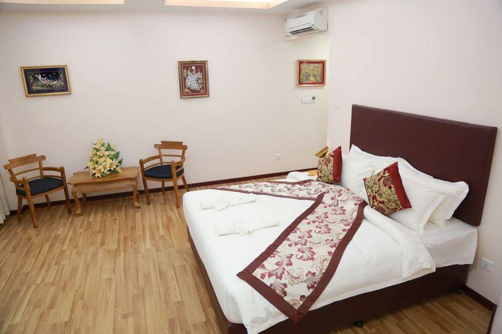 Hotel Sincere Smile Rangoon Buitenkant foto