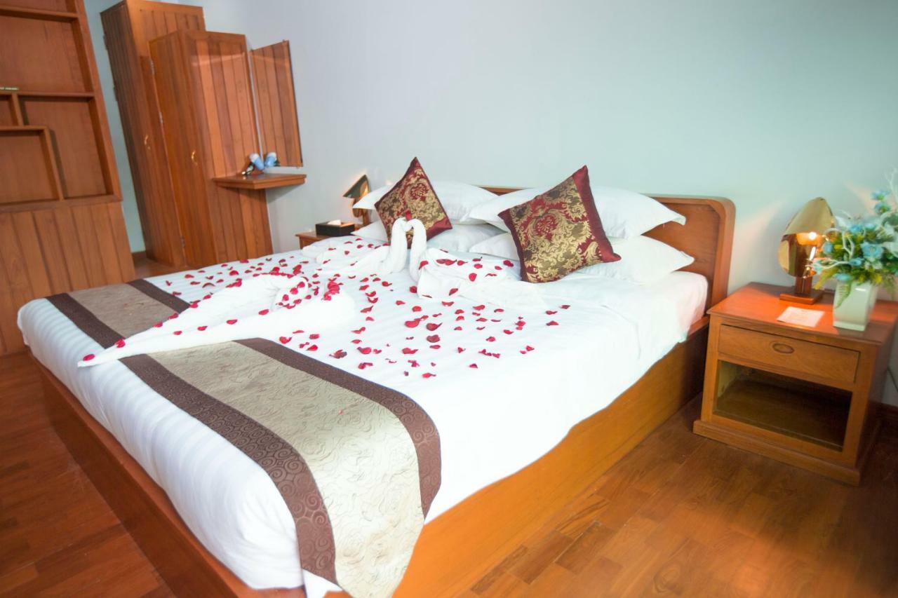 Hotel Sincere Smile Rangoon Buitenkant foto